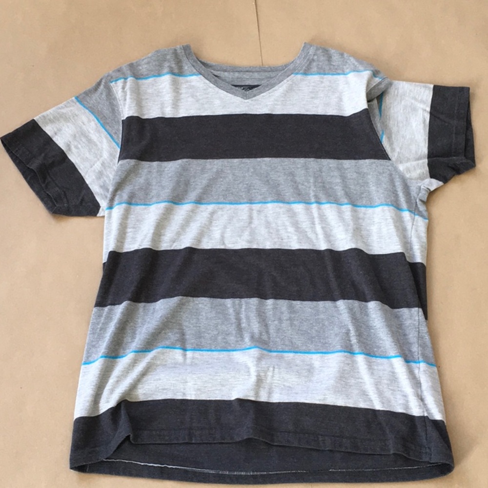 Retro fit V-neck striped tshirt - Gray w/Blue stripe - Medium
